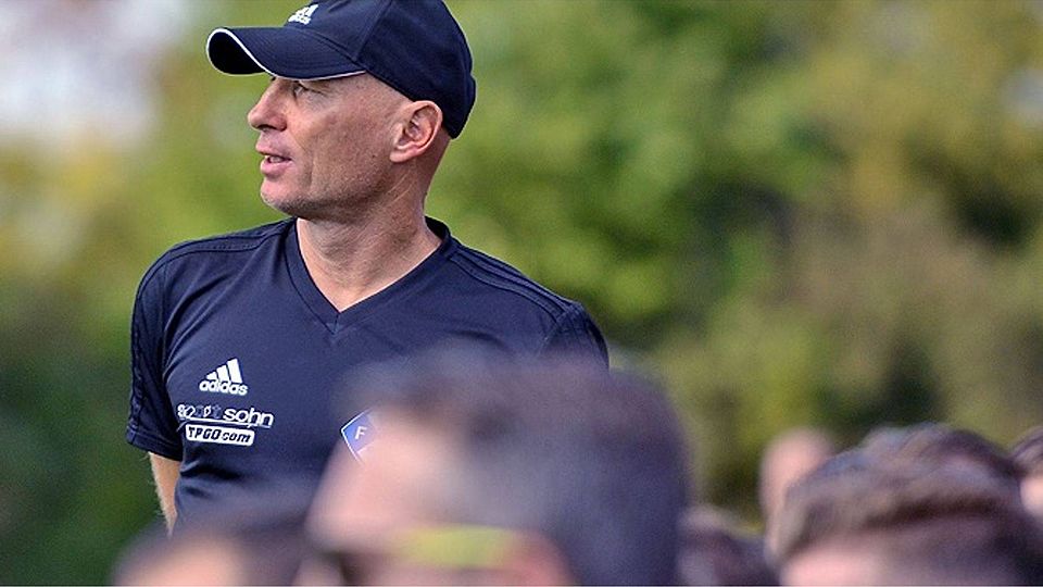 Stefan Anderl ist schon nach zwölf Spielen als FVI-Trainer zurückgetreten. Die Suche nach einem Nachfolger könnte schwierig werden.  Foto: Horst Hörger