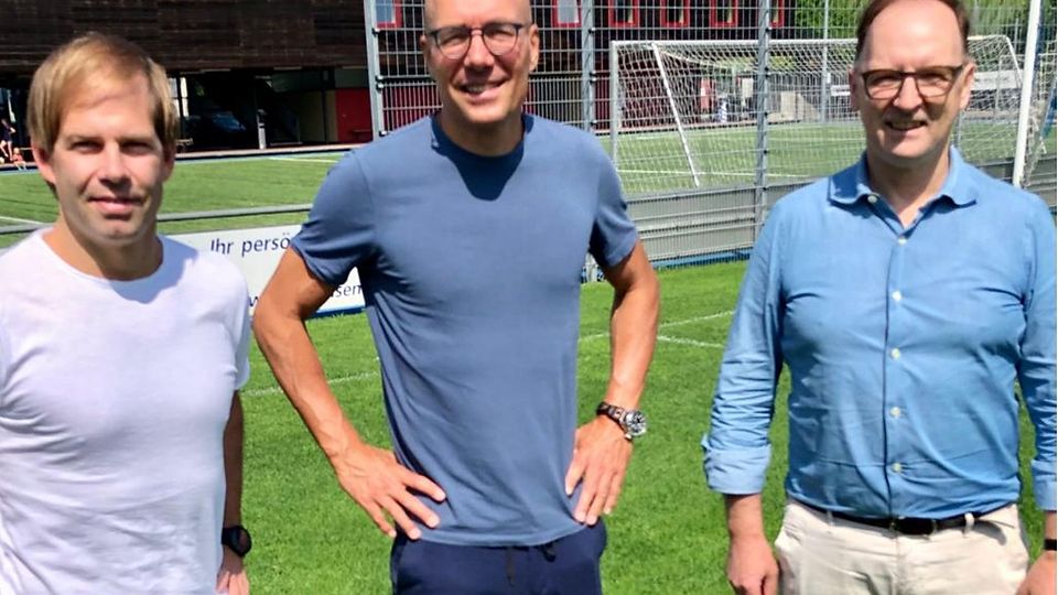 Neuer Freienbach-Trainer: Jürgen Seeberger, flankiert von Sportchef Mario Zimmermann (l.) und Präsident Benjamin Fuchs.