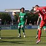 Völlig unbedrängt von der Waldalgesheimer Hintermannascht  köpft Lars Hermann zum 2:0 für die SG Hüffelsheim.