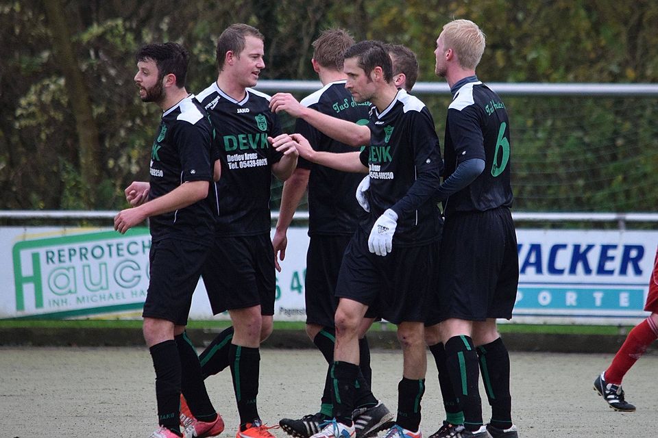 Die Spieler des TuS Haste jubeln nach dem 1:0  F: Nico-Andreas Paetzel