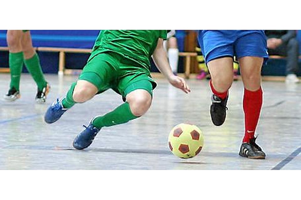 Der Hallenfußball-Wintercup des VfL Birkenau endet am Dienstag (30.) mit dem Turnier der ersten Mannschaften. (Symbolfoto) Foto: vrm Der Hallenfußball-Wintercup des VfL Birkenau endet am Dienstag (30.) mit dem Turnier der ersten Mannschaften. (Symbolfoto) Foto: vrm