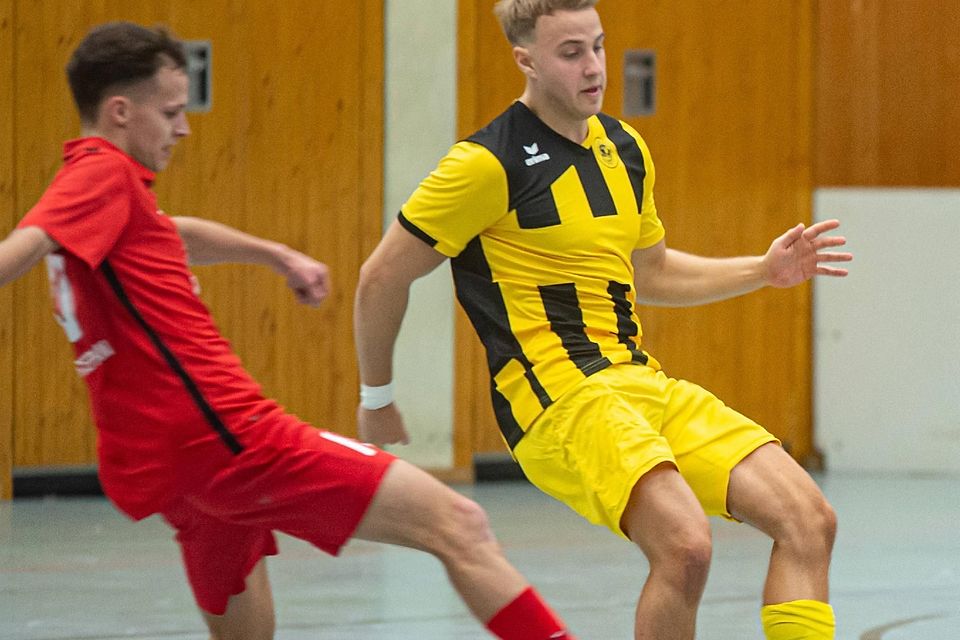 Spielszene mit Staas Mitko rechts vom SE Freising.