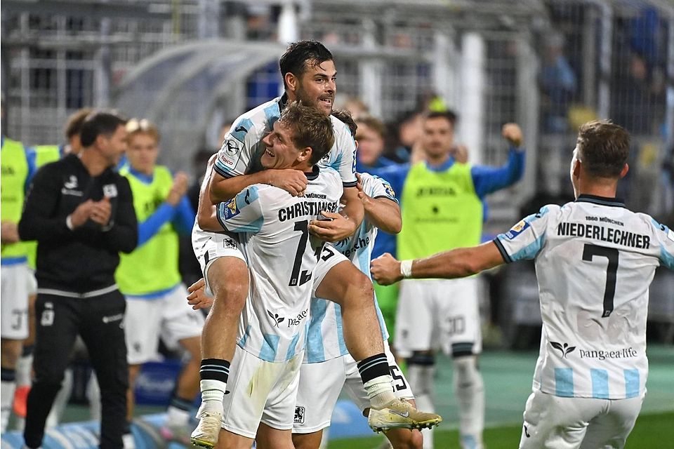 Stürmer-Party: Volland sorgte für Jubel, ehe er spät im Spiel Gelb-Rot sah. Auch Haugen und Hobsch trafen. Stürmer-Party: Volland sorgte für Jubel, ehe er spät im Spiel Gelb-Rot sah. Auch Haugen und Hobsch trafen.