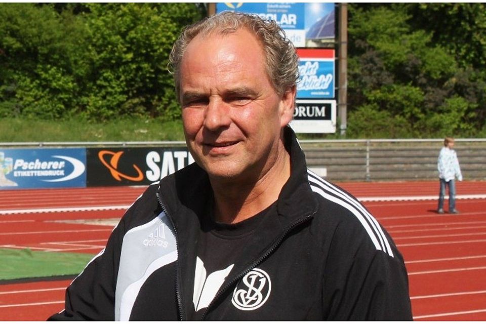Übernimmt die Verantwortung für die nach seinen Worten "unglücklich verlaufene Saison": Landshuts Sportleiter Manfred Maier.