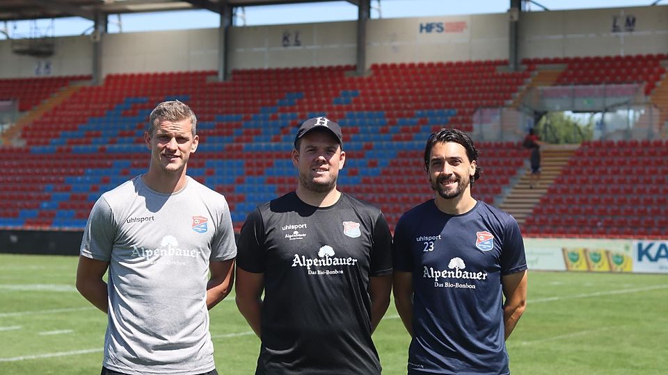 Trio für Haching: (v.l.) der neue Co-Trainer Sven Bender, Cheftrainer Marc Unterberger sowie Sportdirektor und Kapitän Markus Schwabl.