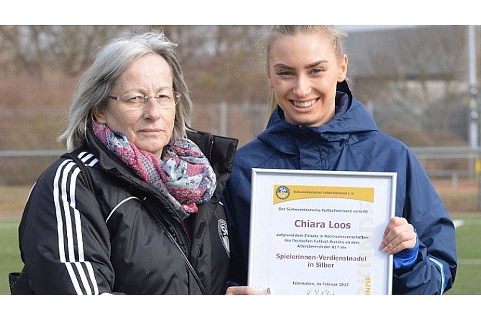 Chiara Loos gehörte von der U15 bis zur U20 zu sämtlichen DFB-Nachwuchsteams, dabei machte sie unter anderem sieben U19-Länderspiele sowie ein U20-Länderspiel F:SWFV