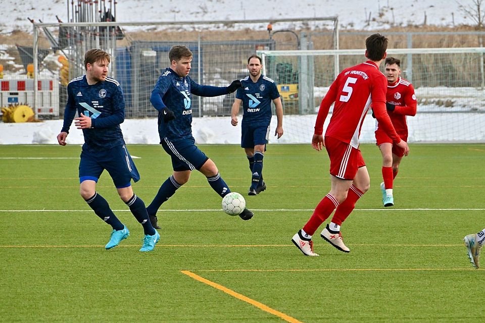 Simon Ried (Mitte)mfeierte im Test gegen Haunstetten sein Comeback