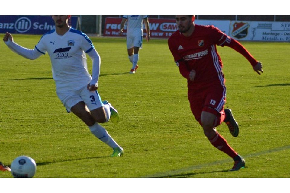 Kay Michel (in rot/ Archiv) traf gegen Babelsberg zum zwischenzeitlichen 3:1 aus Sicht der Germania. F: Kegler Kay Michel (in rot/ Archiv) traf gegen Babelsberg zum zwischenzeitlichen 3:1 aus Sicht der Germania. F: Kegler