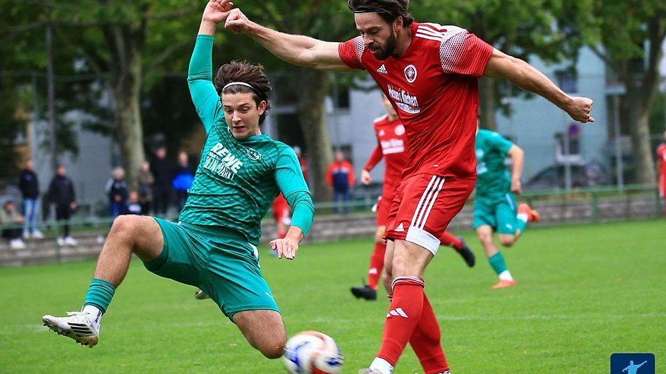 SVW Mainz (am Ball Patrick Wagner, der beim Duell in Worms nicht mit von der Partie sein konnte) muss sich gegen TuS Neuhausen mit 2:4 geschlagen geben.