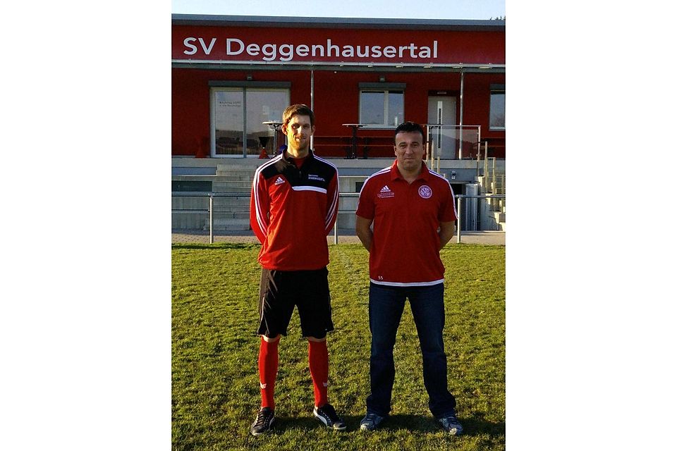 Alter und neuer Trainer Seite an Seite: Der bisherige Trainer Axel Meier (rechts) verlässt den Verein zum Saisonende, Sascha Rilli übernimmt. Foto: Verein