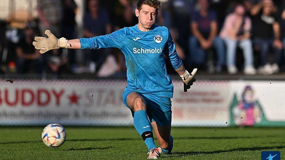 Einmal durchpusten: Max Schwabe, der Torwart des FC Emmendingen, konnte sich im Derby bei der SG Freiamt-Ottoschwanden auszeichnen.