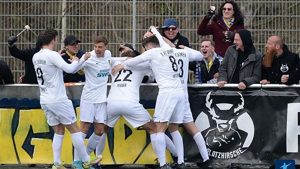 Der 1. FC Düren steigt in die Regionalliga West auf.
