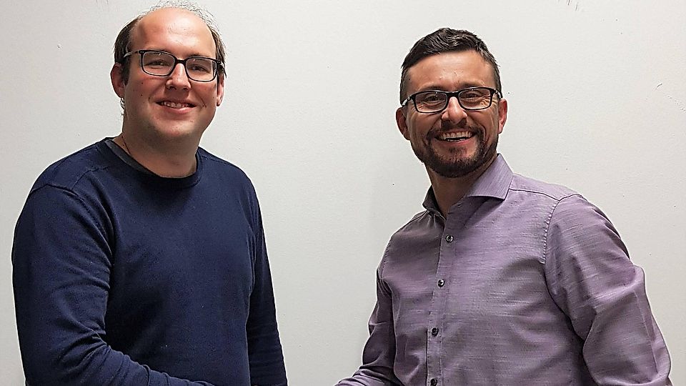 Zwei für den Sport: (v.l.) Niko Stoßberger, Vorstand des SV Straßlach, und Florian Zweckinger, Bezirkssportrichter und Schiedsrichterobmann des SV Straßlach.