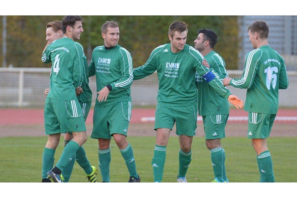 Die Spieler des SV Niedernhausen bejubeln den Halbfinaleinzug. Archivfoto: Tom Klein