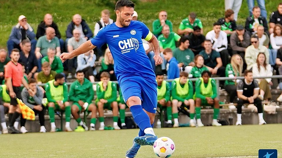 Hängt er noch eine Saison dran? Bei Biebrich 02 steht noch nicht fest, ob Defensiv-Stütze David Meurer (im Bild) nächste Runde an Bord bleibt.