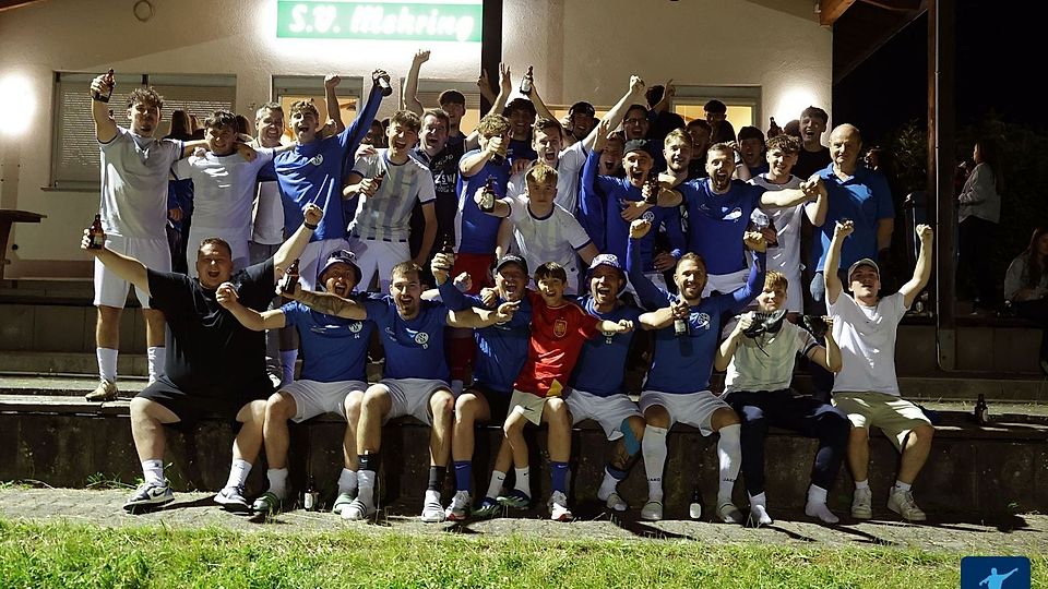 Jubel, Trubel, Heiterkeit: Der SV Mehring ist nach drei Jahren zurück auf der überkreislichen Fußballbühne.