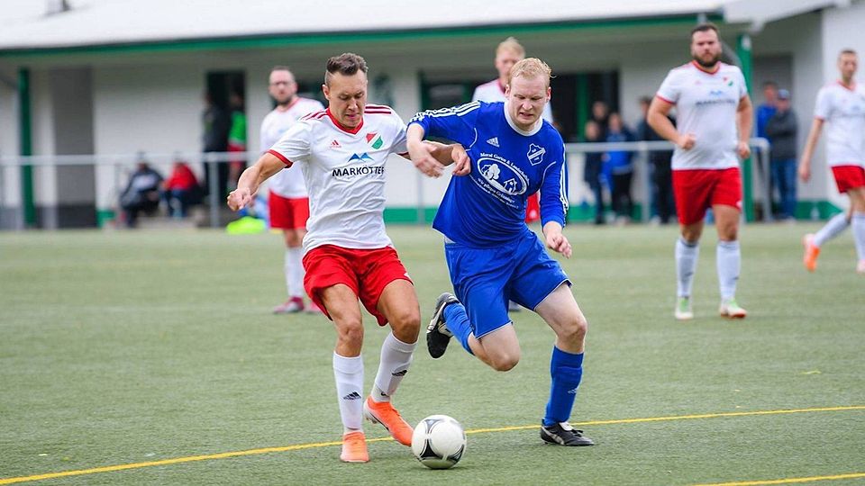 Stürmer Andreas Fibich (l.) ist mit 6 Treffern einer der Hoffnungsträger beim FC Dahl/Dörenhagen II. 