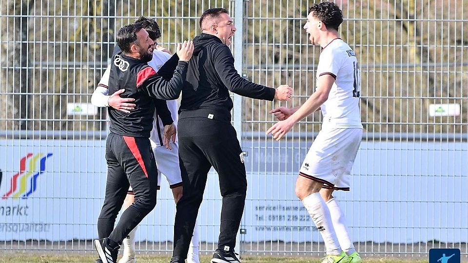Ingolstädter Jubel in Neumarkt: Die Jungschanzer punkten voll und kraxeln auf Platz zwei.