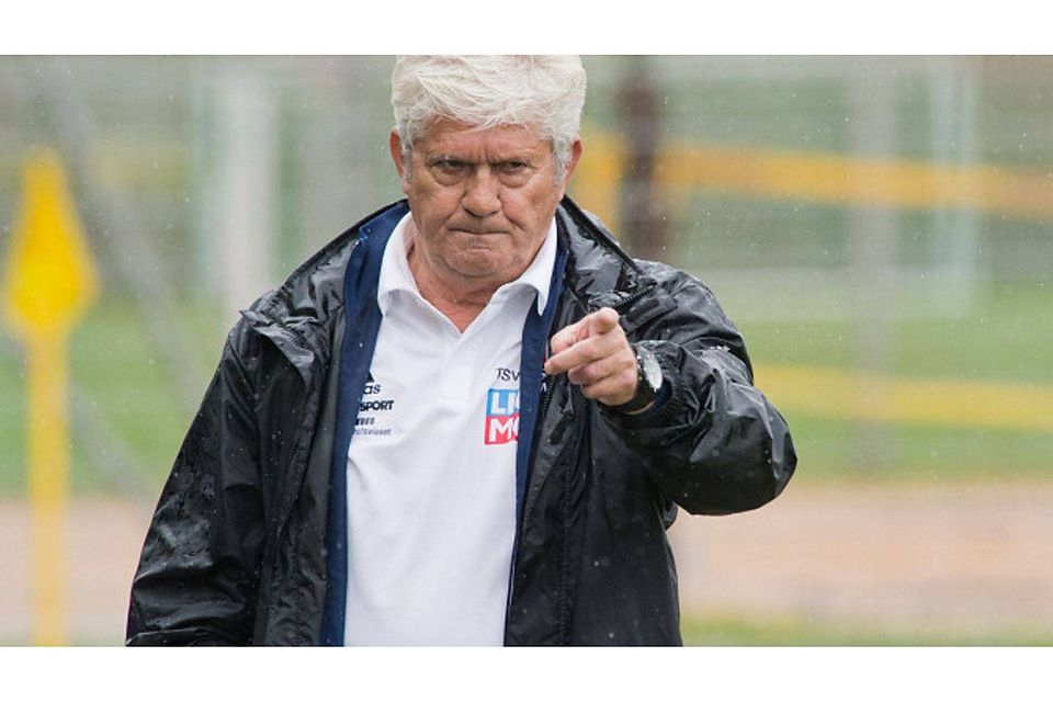 Werner Lorant übernimmt den Trainerjob beim österreichischen Landesligisten FC Hallein 04. Wie schon den TSV Waging am See und Stadtrivalen Union Hallein ist das Ziel erneut der Klassenerhalt. Brouczek