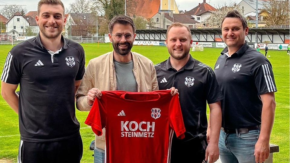 Steven Dillinger (2.v.l.) übernimmt als Cheftrainer beim TSV Rotthalmünster