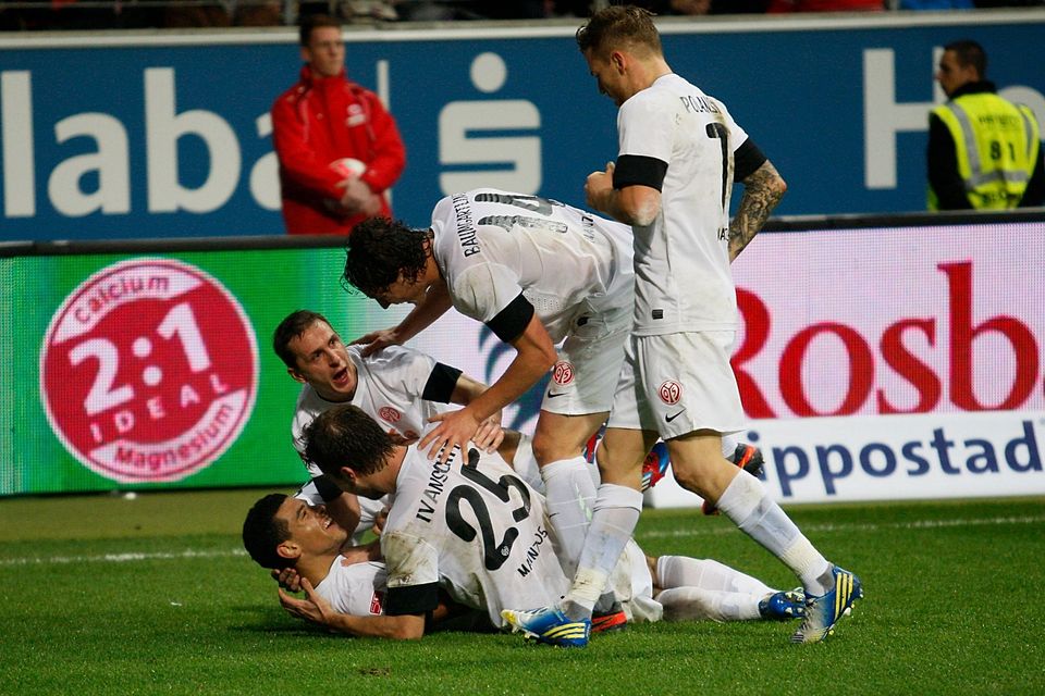 Sternstunde: Im November 2012 feiert der FSV Mainz 05 den ersten Auswärtssieg in der Vereinsgeschichte bei Eintracht Frankfurt. Mit einem Tor und einer Vorlage ist Parker der entscheidende Mann beim 3:1-Erfolg im Waldstadion.