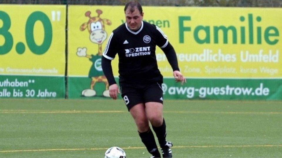 Kapitän Süß konnte nach einer Ecke die Güstrower Führung erzielen...