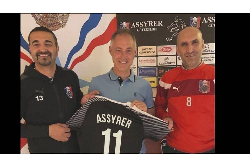 Patrus Angelli (l.) und Sami Akar (r.) begrüßen den neuen Coach.