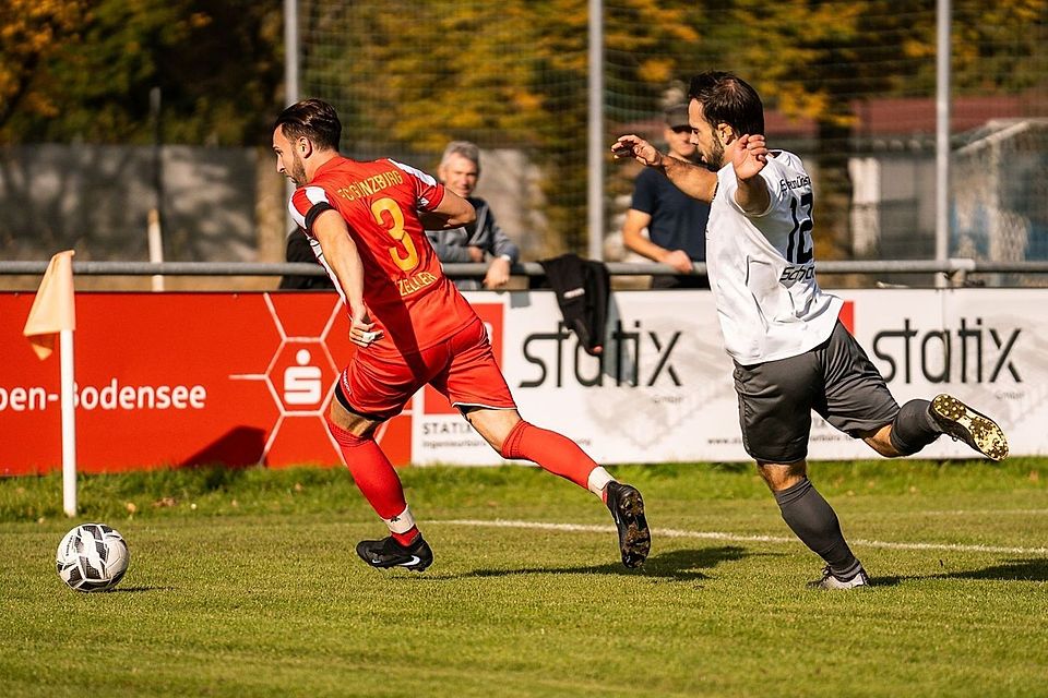 Neumünsters Fabian Schrodi war dem Günzburger Stephan Zeller (links) dicht auf den Fersen und holte mit dem 2:2 einen Punkt.