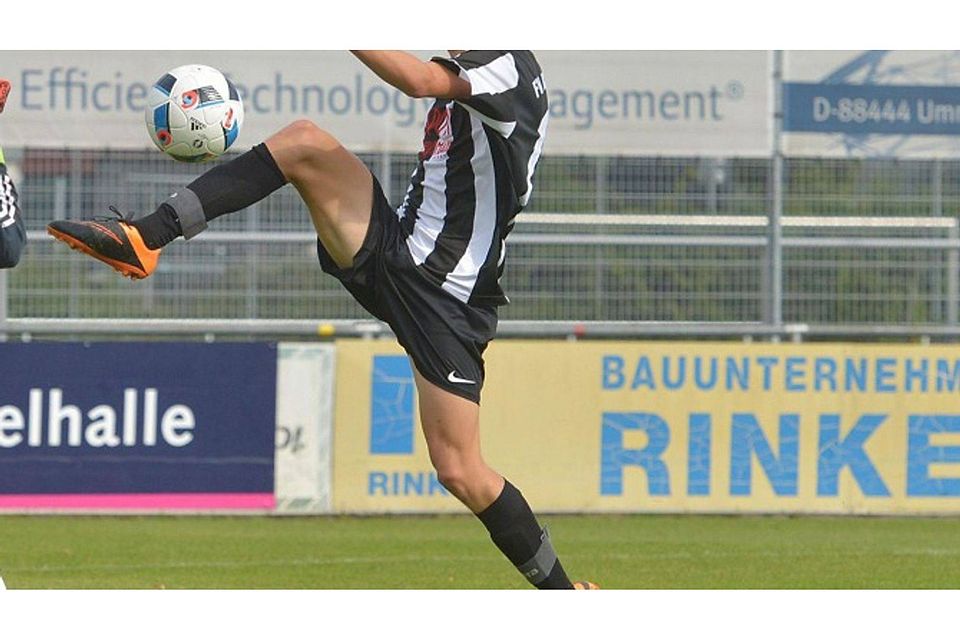 David Hoffmann vom FV Ravensburg entschied mit seinem Treffer das Derby gegen den SV Weingarten. Archivfoto: Derek Schuh