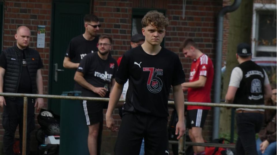 Drei Tore in 20 Minuten: Justin Sladek im Jubiläumstrikot.