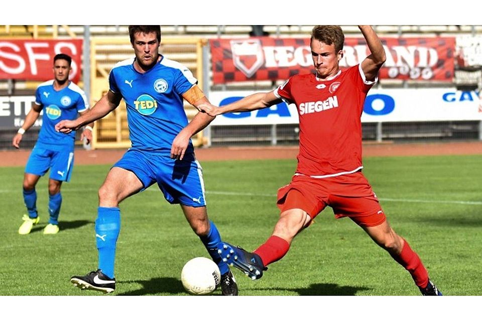 Abwehrspieler Tobias Filipzik (rechts) machte eine Woche nach seinem 19. Geburtstag gegen Brünninghausen ein starkes Spiel – zudem traf er zum 2:0 per Kopfball. Foto: fst
