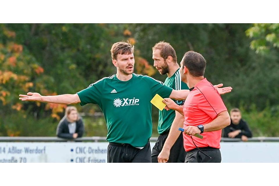   Für den Hessischen Fußball-Verband ist die Sache mit dem Spielmodus durch, doch die Kreisoberligisten wie der FC Werdorf (l. Patrick Knoll), die ab Sonntag Abstiegsrunde spielen müssen, wollen sich vermutlich so nicht abspeisen lassen. Foto: Jenniver Röczey