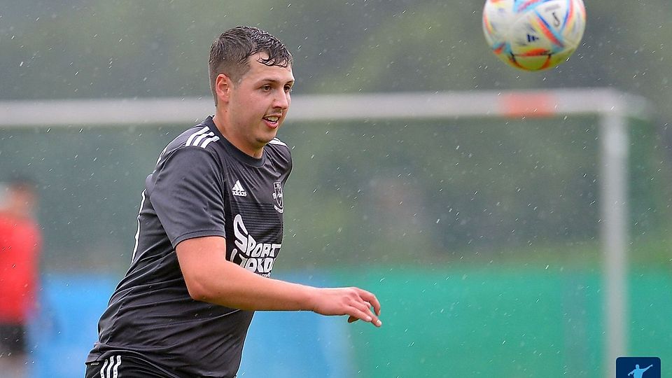 Korbinian Wilhelm vom SSV Hinterschmiding kämpft mit seiner Mannschaft um Platz zwei. Außerdem könnte sich der Angreifer zum Top-Torschützen der Liga krönen.