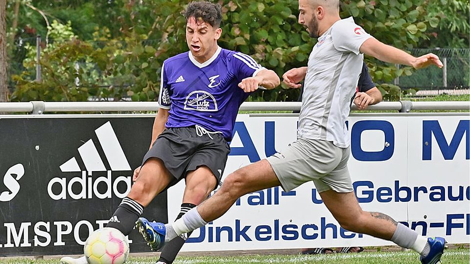 Selbst von einem 1:3-Rückstand ließen sich Hakan Avci (links) und der TSV Dinkelscherben nicht aus der Bahn werfen und erkämpfte mit großer Moral noch ein 3:3 gegen den SV Türkgücü Königsbrunn (rechts Oguzhan Karaduman). 