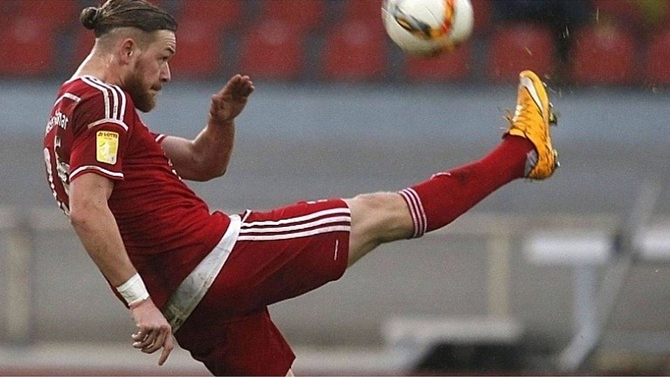 Mirko Dimter trug bereits in der Saison 2015/16 das Trikot des SV Rot-Weiß Hadamar. Archivfoto: rscp.