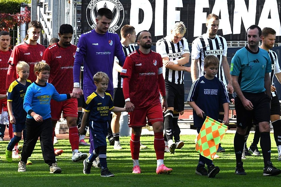 Das Hinspiel in Burghausen verlor Türkgücü München um Kapitän Michael Hutterer mit 0:1.