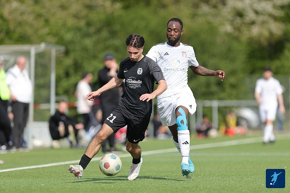 Dominik Friedrich (schwarzes Trikot) ist Torgarant beim FC Marxheim und steht gleichzeitig für die starke Jugendarbeit des FCM. 