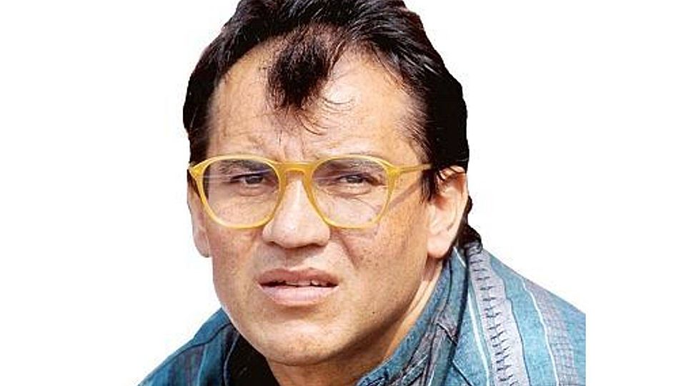 Felix Magath schaut Anfang der 1990er-Jahre aufs Feld. Seine Trainerkarriere begann er beim damaligen Bremer Verbandsligisten FC Bremerhaven. Imago privat