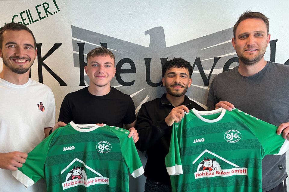 Von links: Philipp Wuchner (Spielausschuss), Fabrice Bürkle, Kamiran Khalaf und Sebastian Kaltenbach (Vorstand Sport) | Foto: Verein