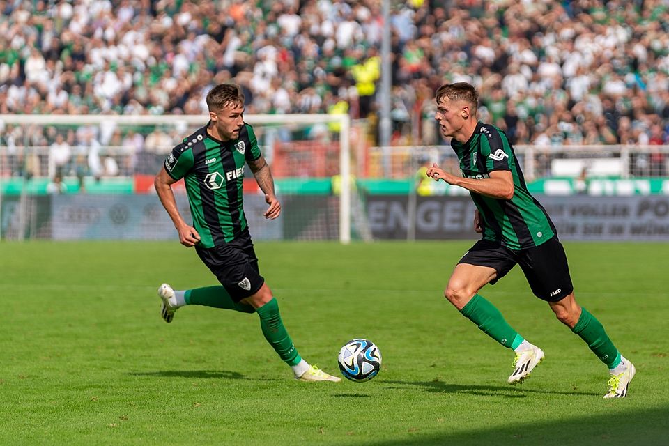 Joel Grodowski (links) traf am Dienstagabend dreifach für den SC Preußen Münster.