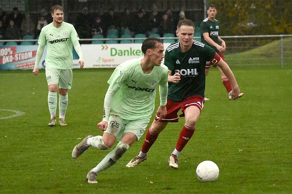 Können Jesper Tiedemann (li.) und der PSV hier gegen Tjark Sievers vom MTSV den Abwärtstrend endlich stoppen?