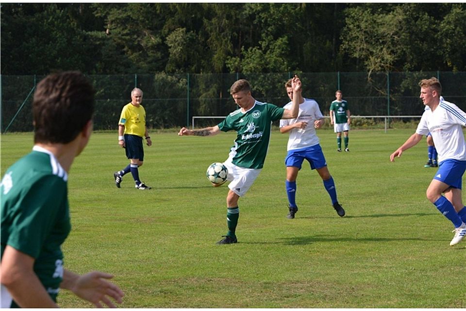 Der SV Seebarn (grün) unterlag dem SV Diendorf in einem abwechslungsreichen Spiel knapp mit 0:1. Foto: Dominik Straub