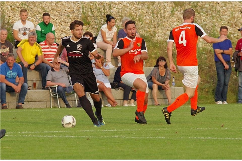 Marcel Steiger (l.) ist der Top-Scorer der SG Walhalla Regensburg. Foto: Schmautz Marcel Steiger (l.) ist der Top-Scorer der SG Walhalla Regensburg. Foto: Schmautz