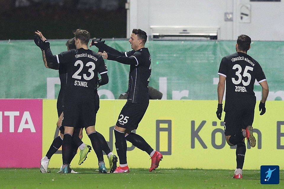 Aufsteiger Türkgücü München freut sich über den vierten Sieg in Serie und den (zumindest zwischenzeitlichen) Sprung auf Platz 4.
