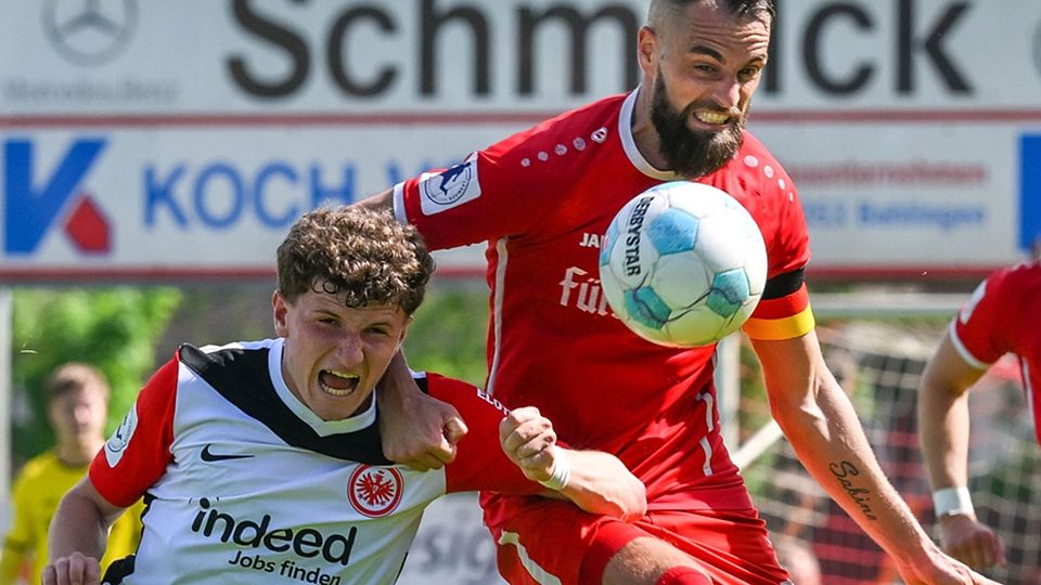  Letzter Einsatz für den Bahlinger SC: Kapitän Yannick Häringer (Mitte) will sich mit dem Pokalsieg bei den Kaiserstühlern verabschieden. | Foto: Claus G. Stoll	