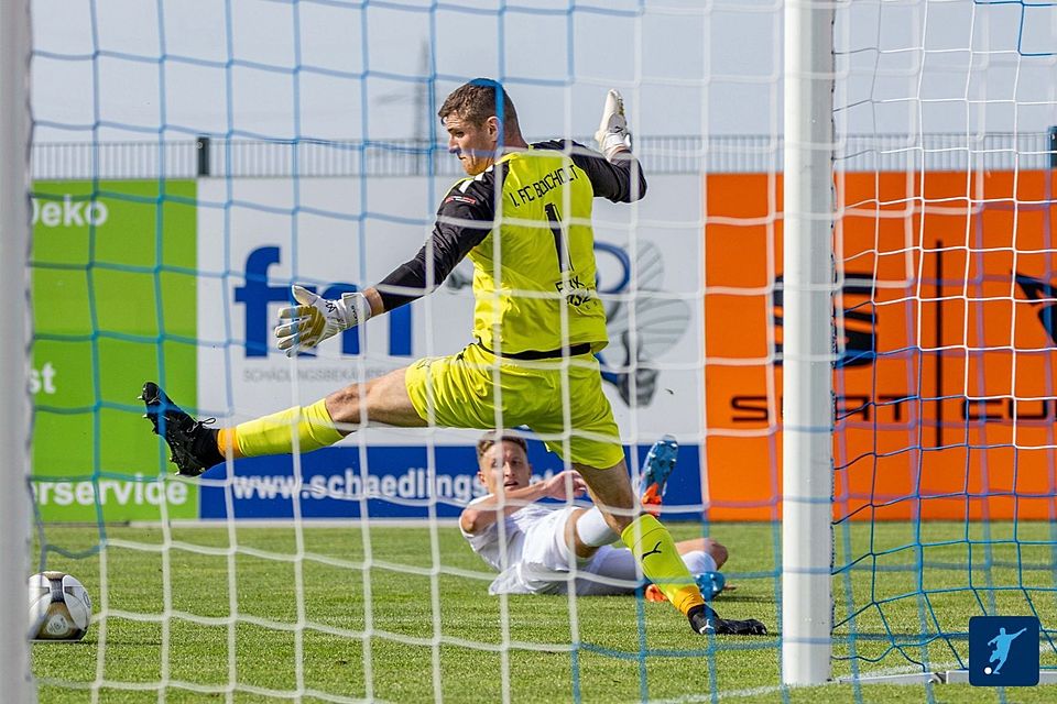 Lucas Fox kassierte ein bitteres Gegentor gegen Paderborn. 