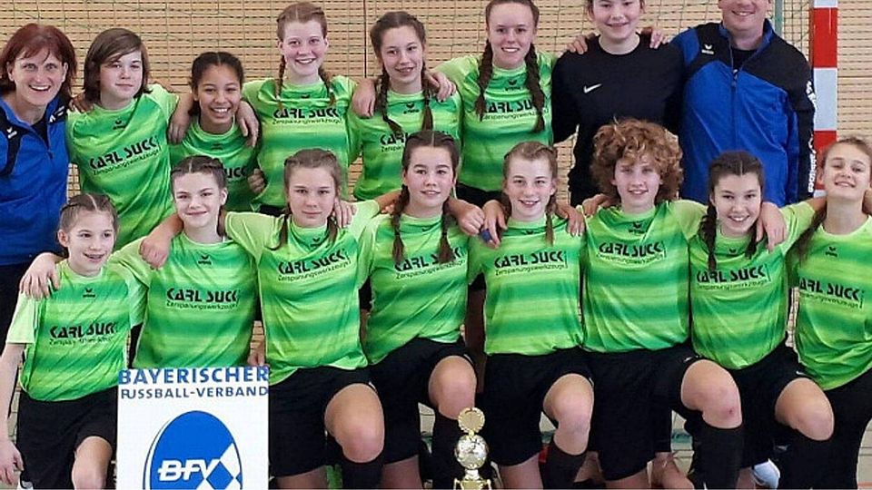 Die C-Juniorinnen der SG Röhrmoos/Schwabhausen haben sich für die Bayerische Hallenmeisterschaft qualifiziert.  kn