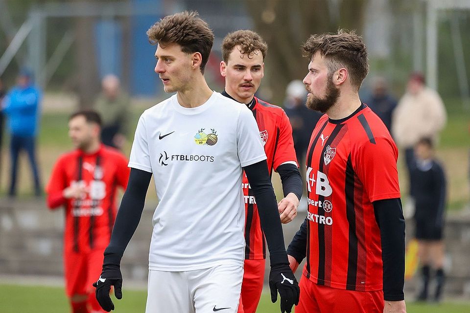 Spielen sich Torjäger Samuel Burgfeld (links) und die SG Schloßberg am Sonntag zum Spielverderber für den FC Ränkam auf?