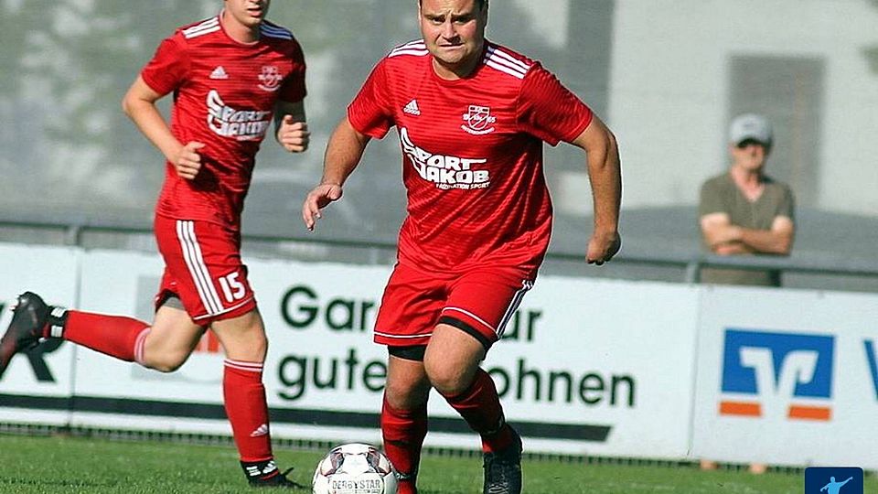 Daniel Hödl (am Ball) greift in der nächsten Saison beim SV Kumreut an 