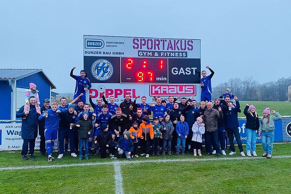 Beim FC Tremmersdorf war die Freude groß nach dem Derbysieg gegen Trabitz